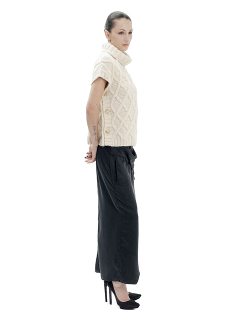 HANDMADE KNITTED VEST